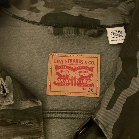 New without tags Levi’s Camo Trucker jacket size 2X - Picture 3 of 6